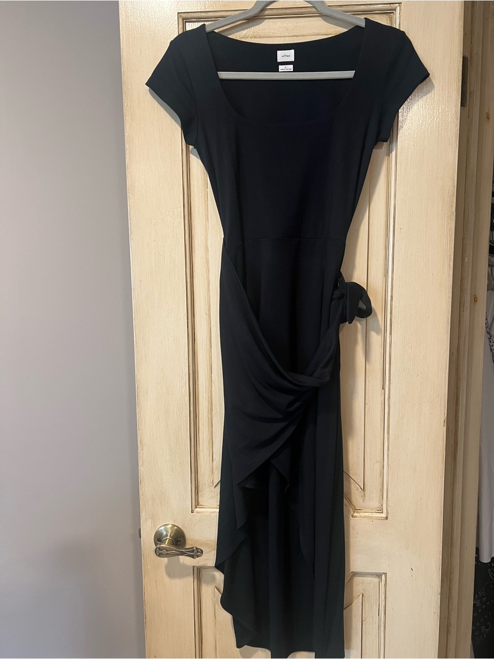 Wilfred Aritzia Saturn Black Cap-Sleeve Wrap Midi Dress